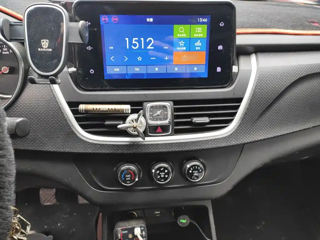 Baojun 730 1.5 L Manual Fashion 7-seat