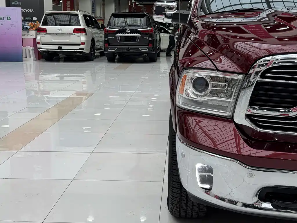 RAM Trucks 5.7 L US Spec