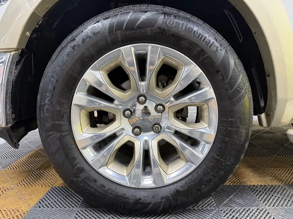 RAM Trucks 5.7 L Auto
