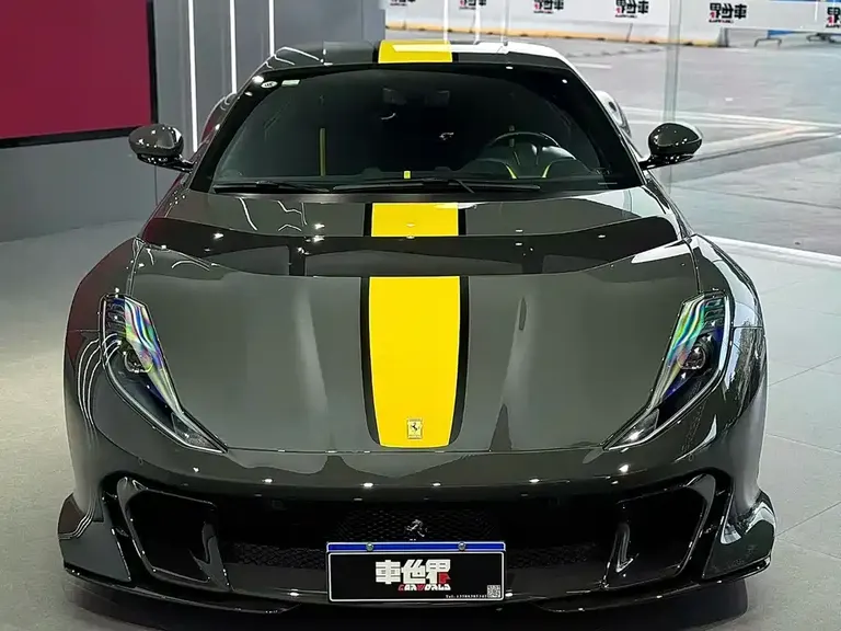 Ferrari 812 6.5 L Auto