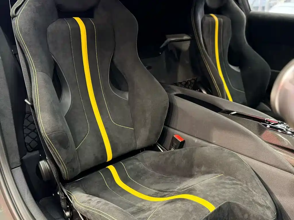Ferrari 812 6.5 L Auto