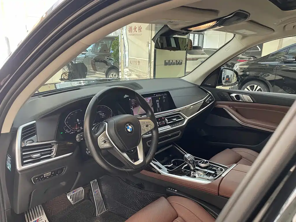 BMW X7 3.0 T US Spec