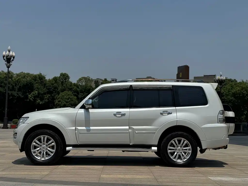 Pajero (Import) 3.8 L Auto