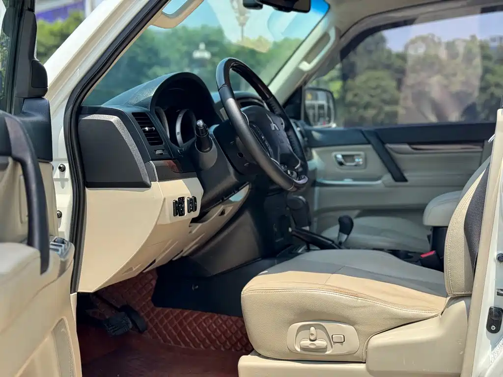 Pajero (Import) 3.8 L Auto