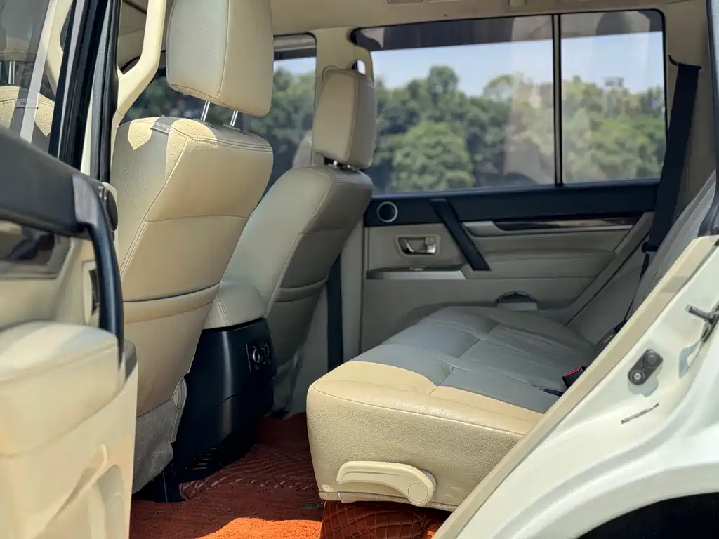 Pajero (Import) 3.8 L Auto