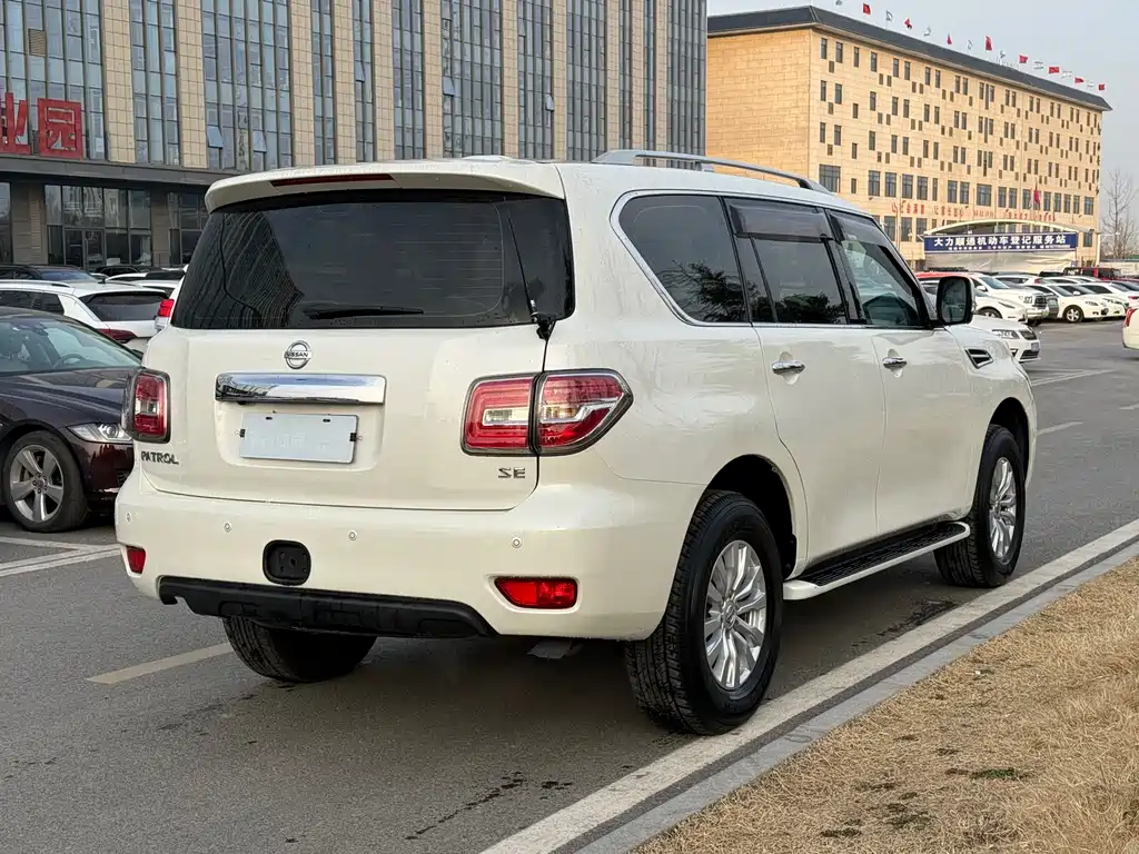 Patrol 4.0 L Middle East