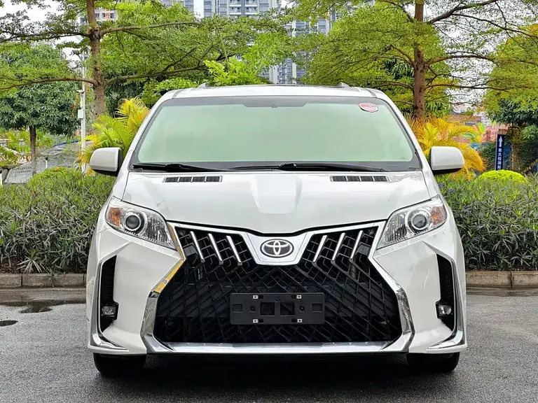 Toyota SIENNA 3.5 L US Spec