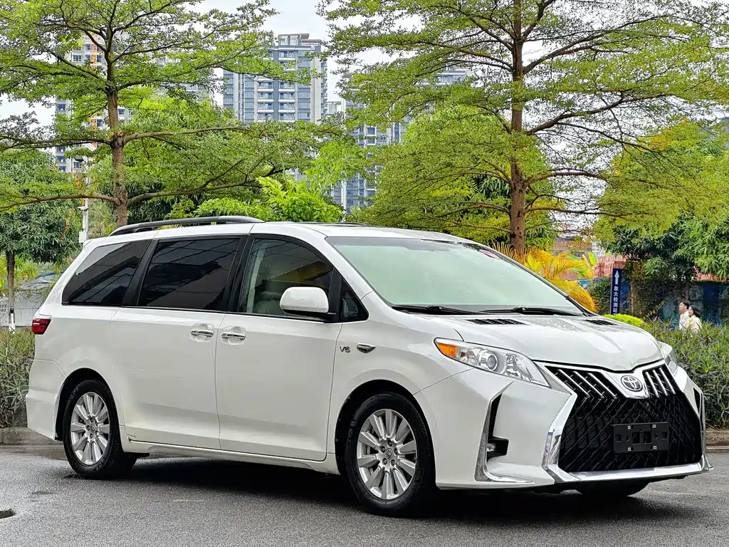 SIENNA 3.5 L US Spec