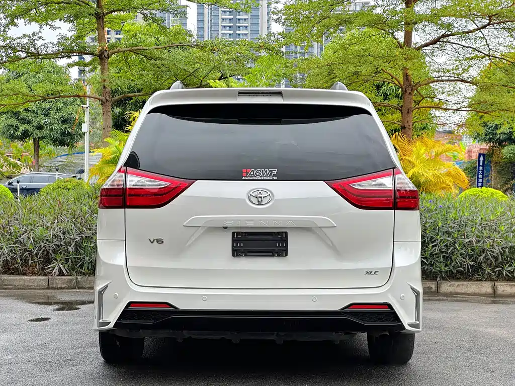 SIENNA 3.5 L US Spec