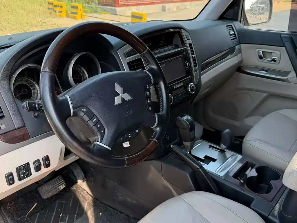 Pajero (Import) 3.8 L Auto