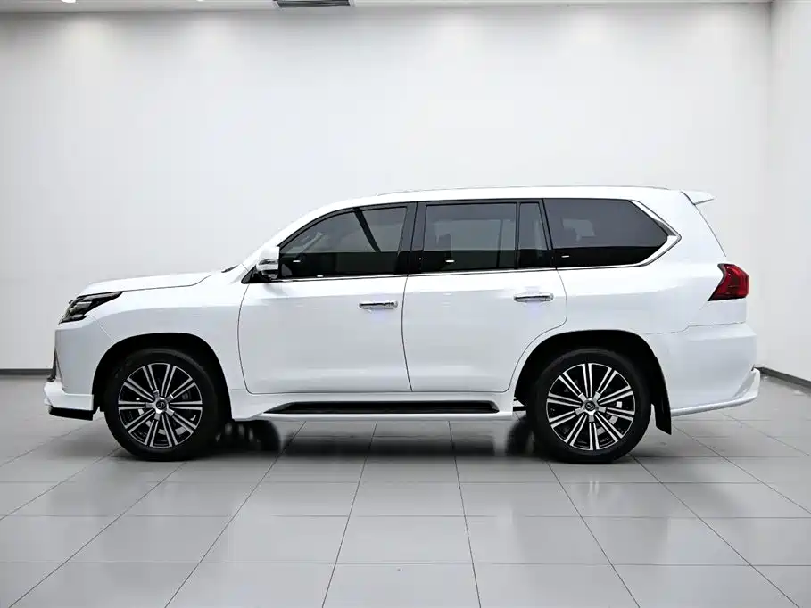 Lexus LX 570 Canada Spec