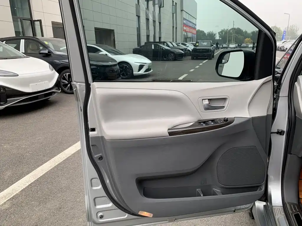SIENNA 3.5 L Mexico Spec
