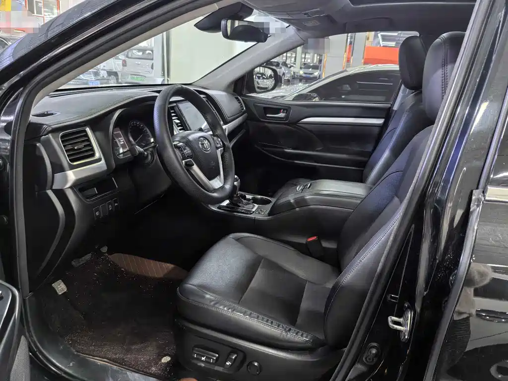 Highlander 2.0 T 4 WD Luxury 7-seat CN-VI