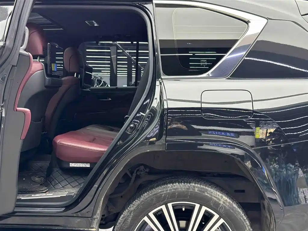 Lexus LX 3.5 T Middle East