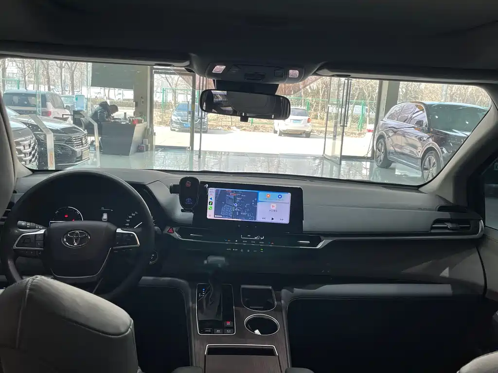 Granvia 2.5 L Hybrid Comfort