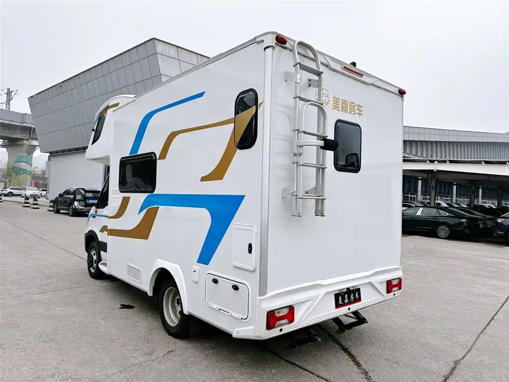 IVECO Daily 依维柯欧胜C型房车 2025款 3.0 T 自动