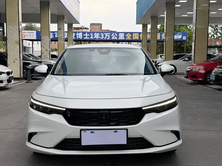 Honda Integra 240 TURBO CVT Luxury