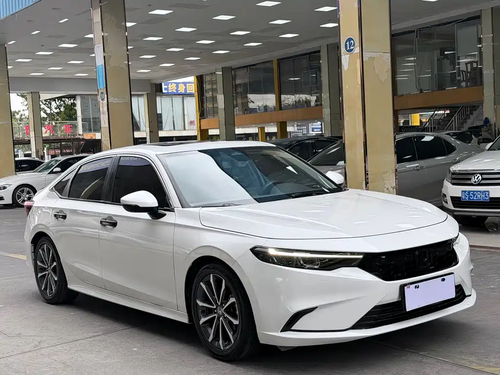 Integra 240 TURBO CVT Luxury