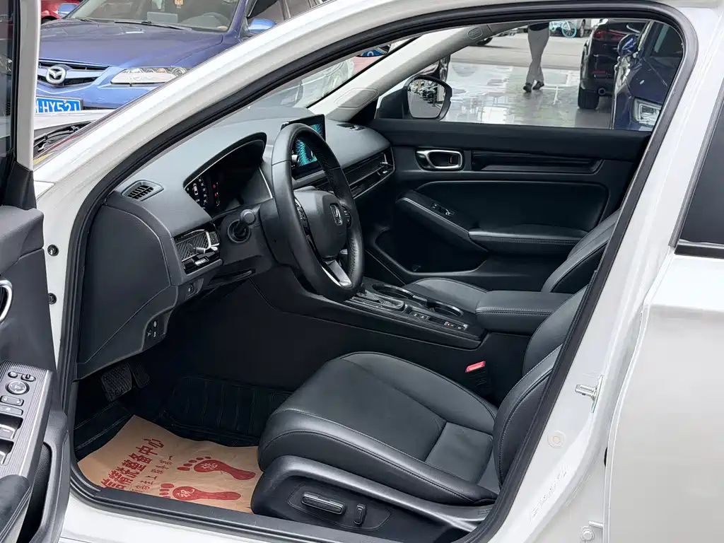 Integra 240 TURBO CVT Luxury