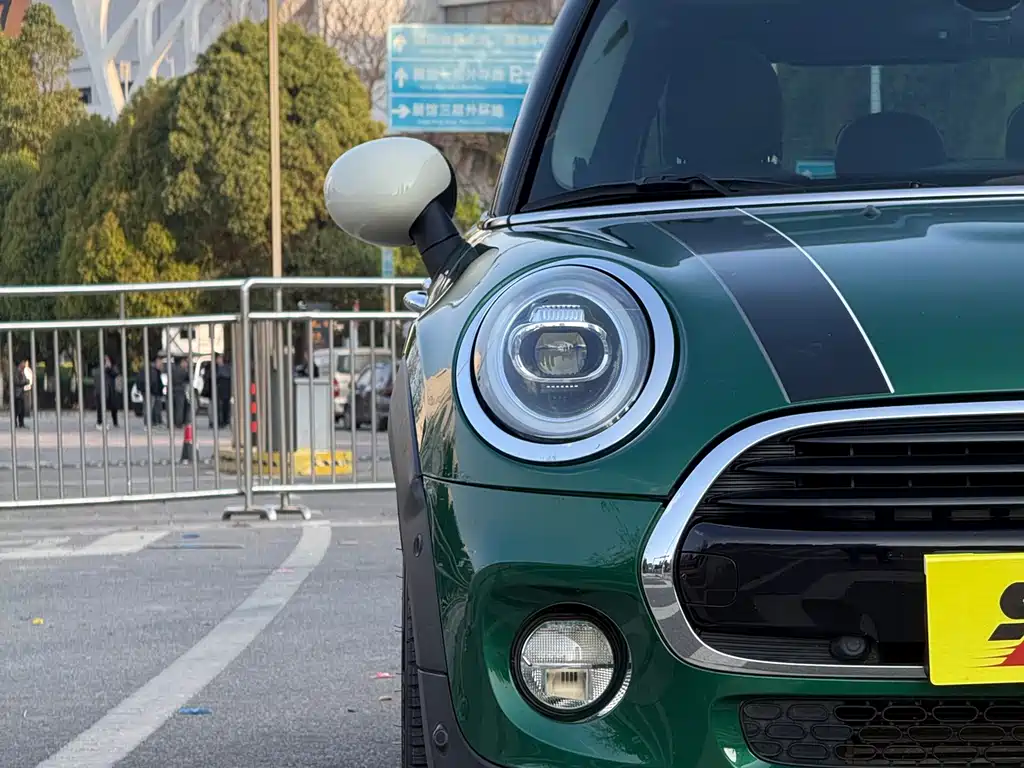 MINI MINI 2019款 1.5 T COOPER 60周年纪念版 五门版
