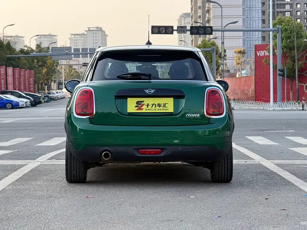 MINI MINI 2019款 1.5 T COOPER 60周年纪念版 五门版