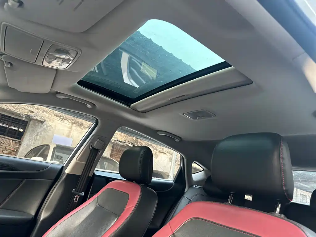Eado XT 1.6 L Auto Handsome Cool CN-V