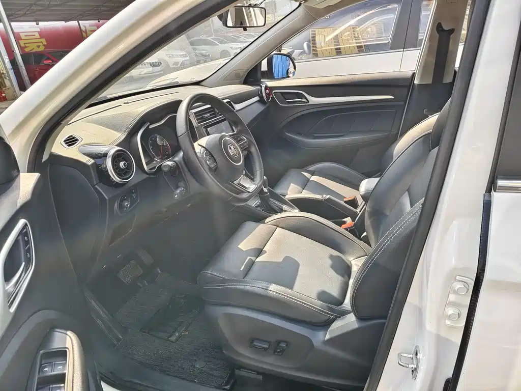 MG ZS 1.5 L Auto Premium Internet CN-V