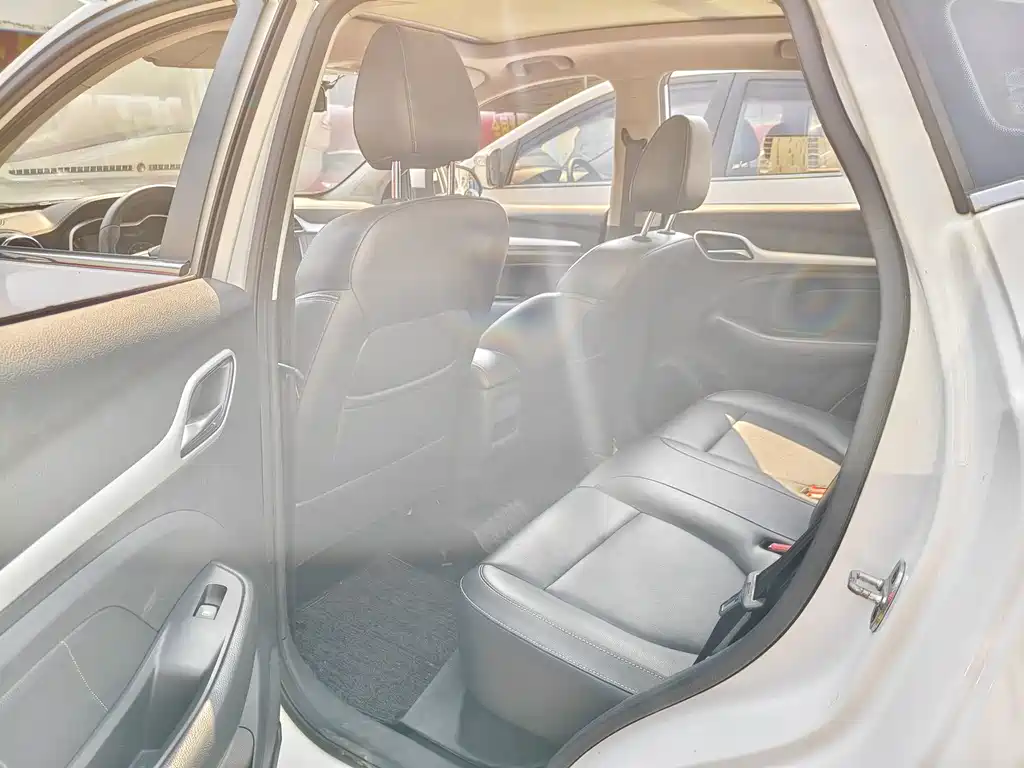 MG ZS 1.5 L Auto Premium Internet CN-V