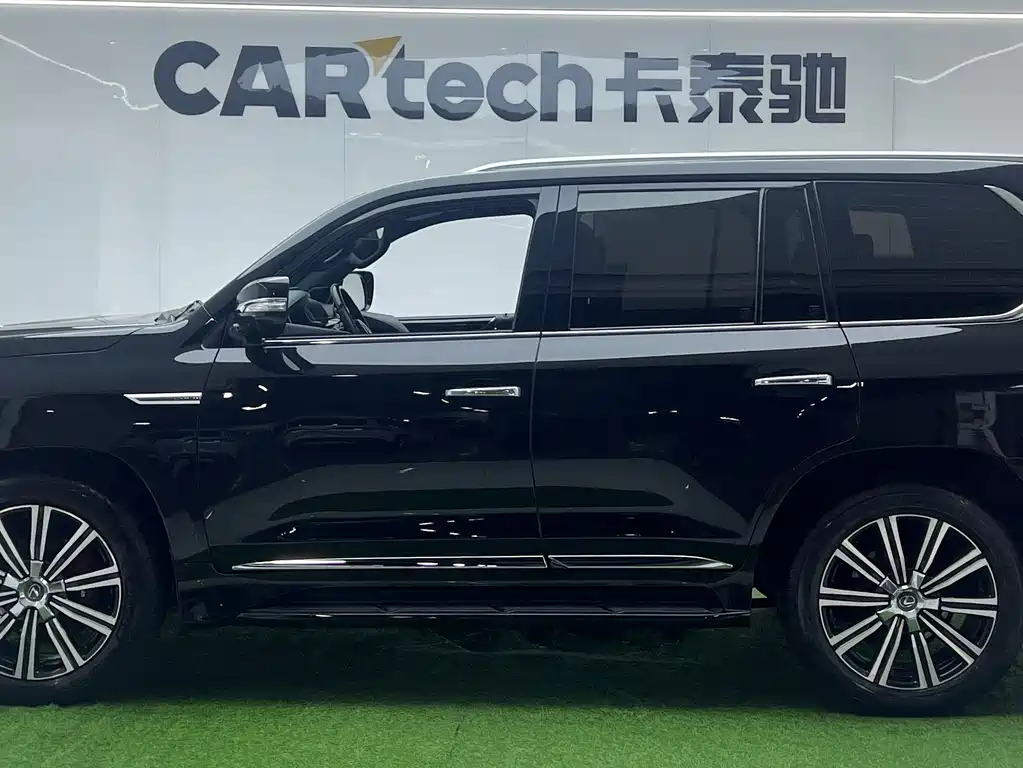 Lexus LX 570 Middle East