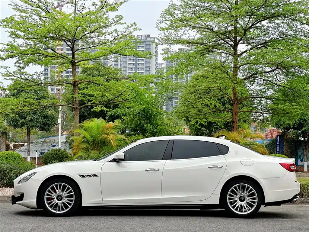 Quattroporte 3.0 T 4 WD US Spec
