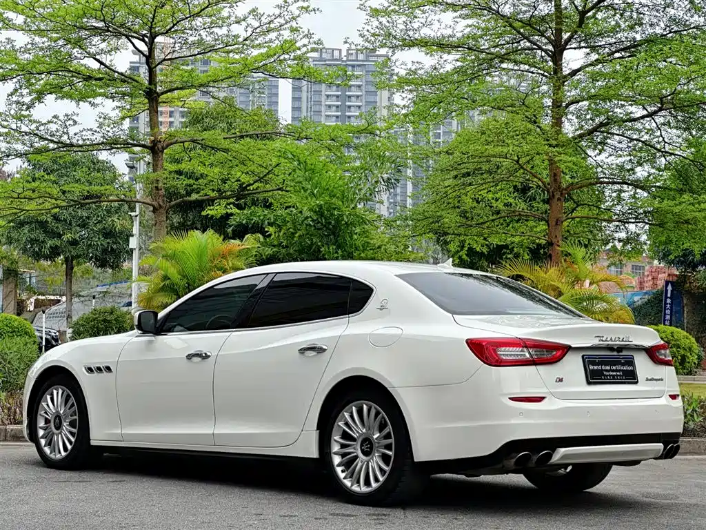 Quattroporte 3.0 T 4 WD US Spec
