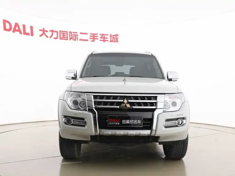 Mitsubishi Pajero (Import) 3.8 L Auto