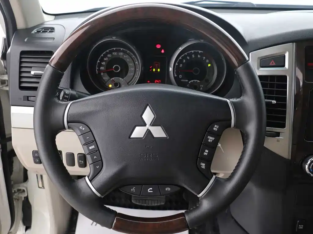 Pajero (Import) 3.8 L Auto