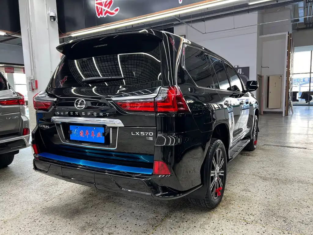 Lexus LX 570 Middle East