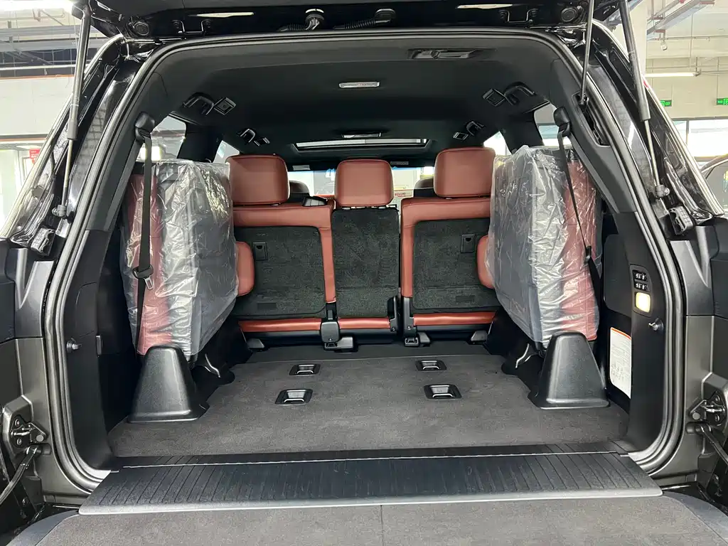 Lexus LX 570 Middle East