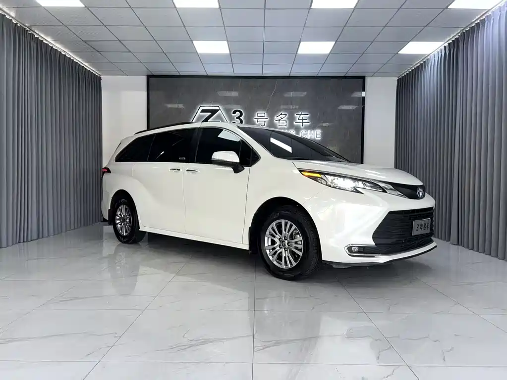 SIENNA 2.5 L Auto