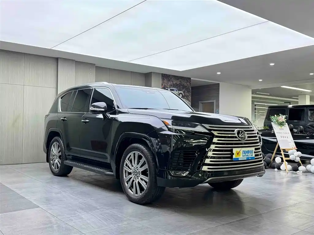 Lexus LX 600