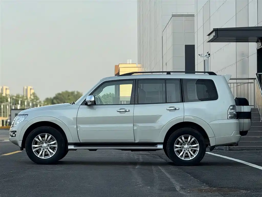 Pajero (Import) 3.8 L Middle East