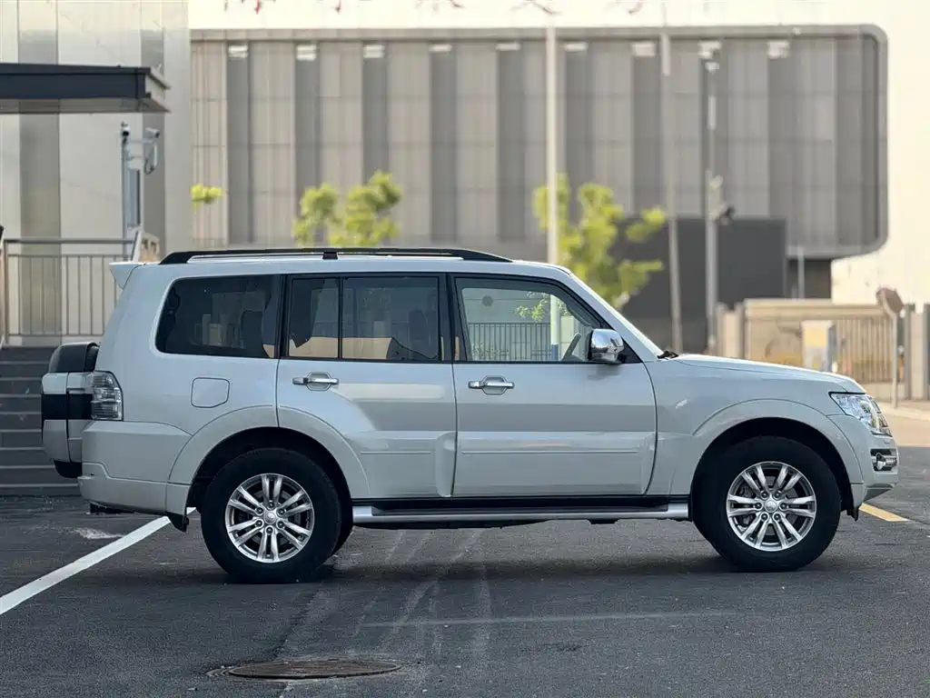Pajero (Import) 3.8 L Middle East