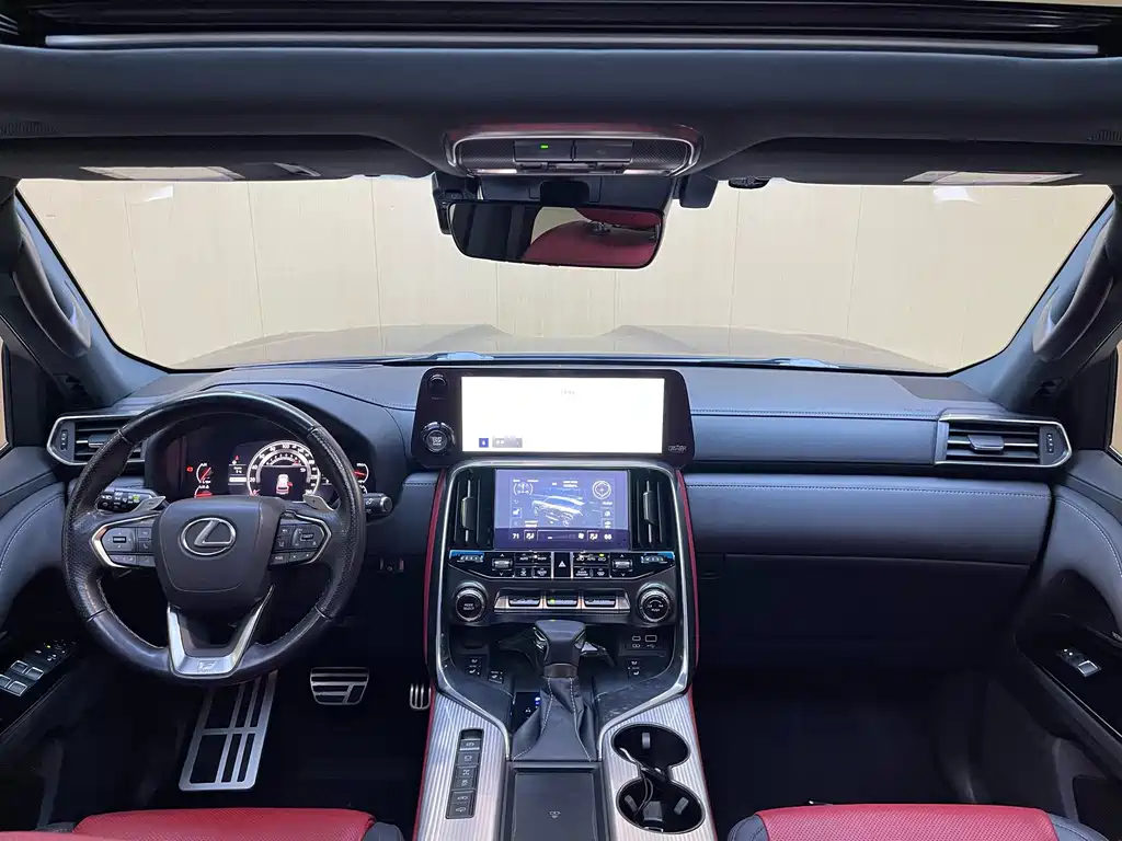 Lexus LX 600