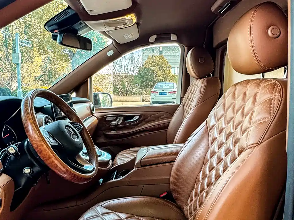 Kamoz V-Class V 260 L Gods High Roof 4-seat