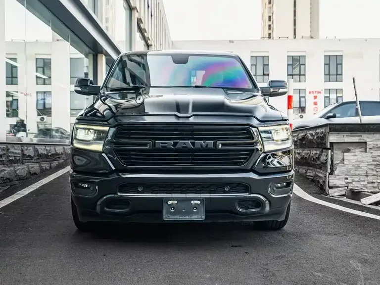 RAM Trucks 5.7 L Auto