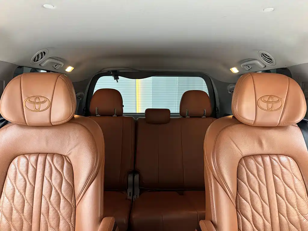 SIENNA 3.5 L Canada Spec