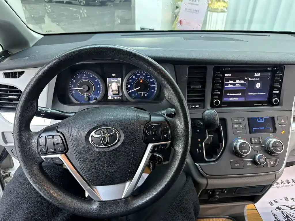 SIENNA 3.5 L Canada Spec