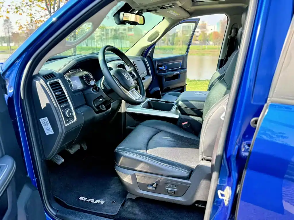 RAM Trucks 5.7 L Auto