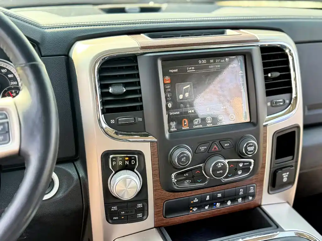 RAM Trucks 5.7 L Auto