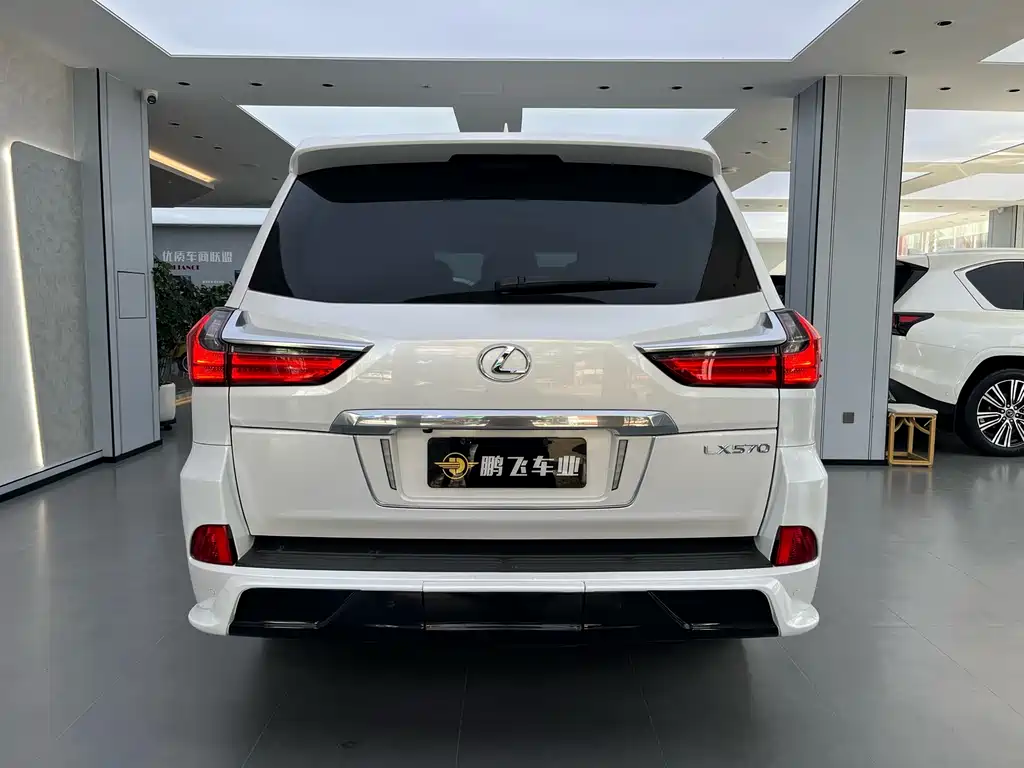 Lexus LX 570 Canada Spec