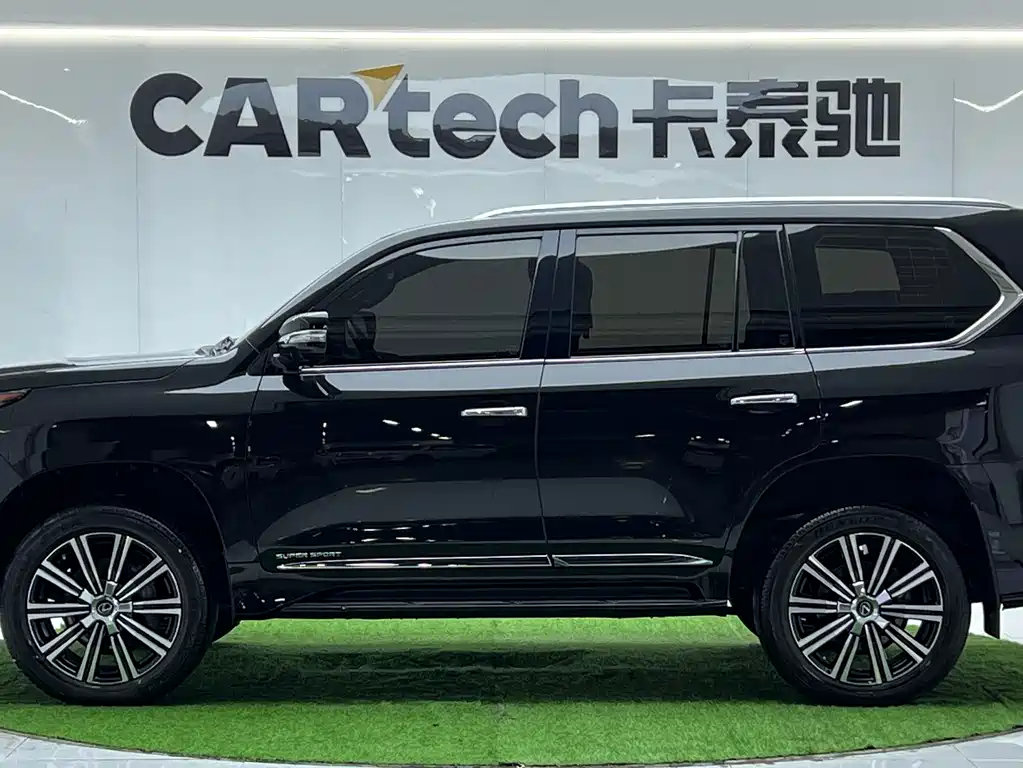 Lexus LX 570 Middle East