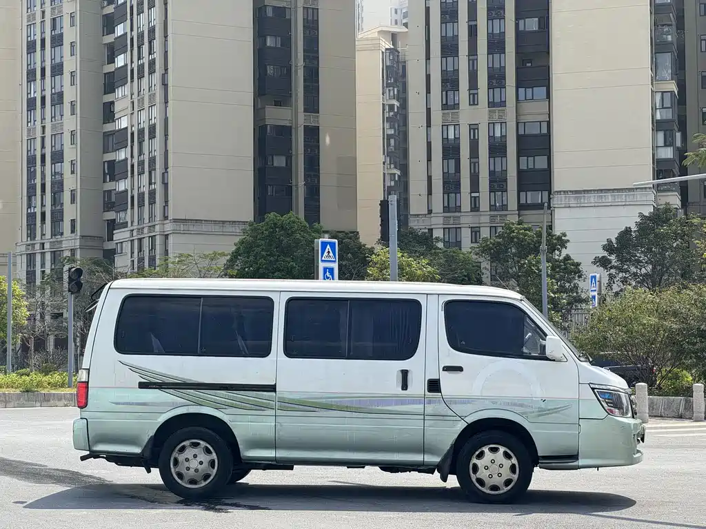Jinbei Hiace 2.4 L Manual