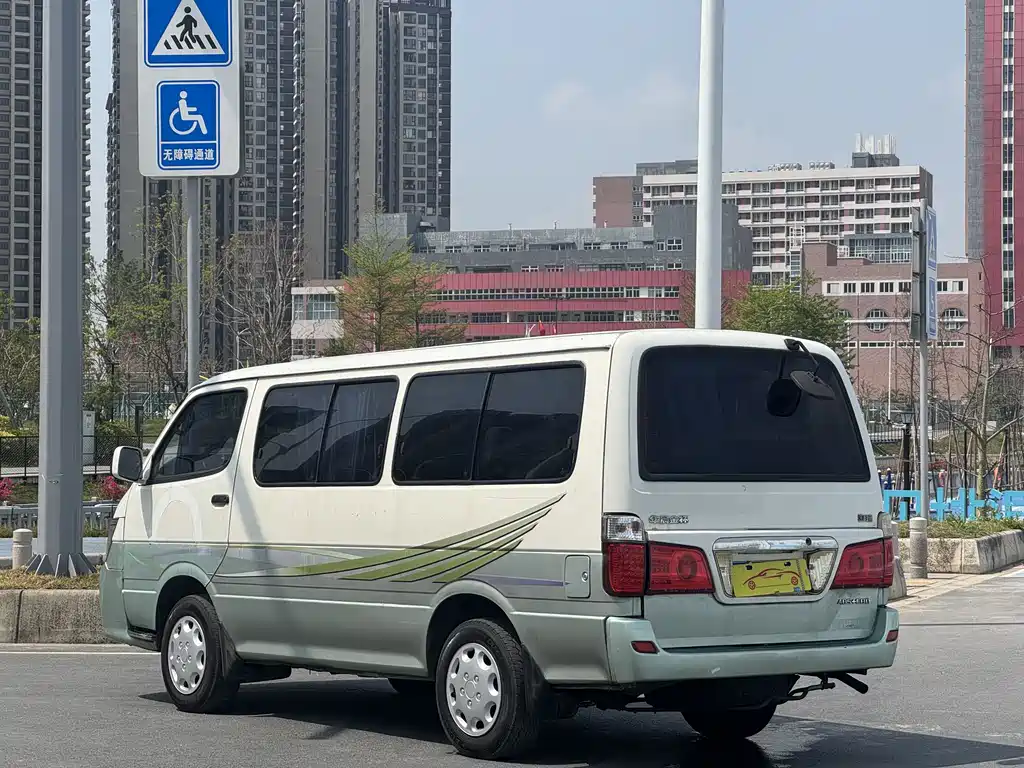 Jinbei Hiace 2.4 L Manual